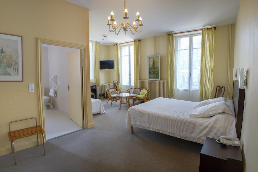 Hotel Castel Regina Châtel-Guyon Zimmer foto