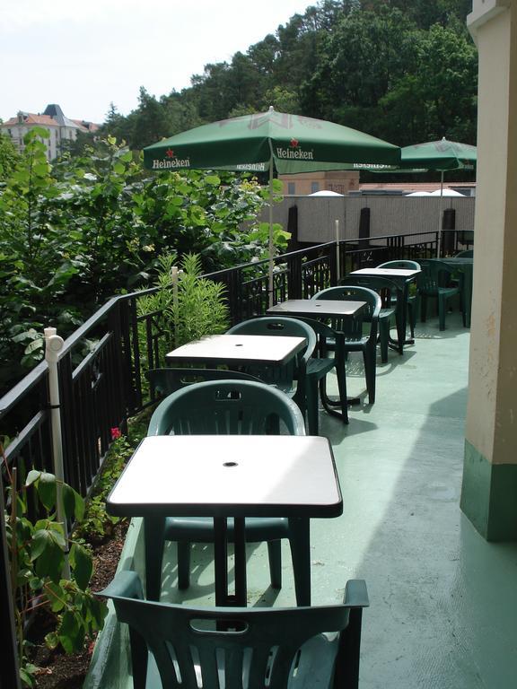 Hotel Castel Regina Châtel-Guyon Exterior foto